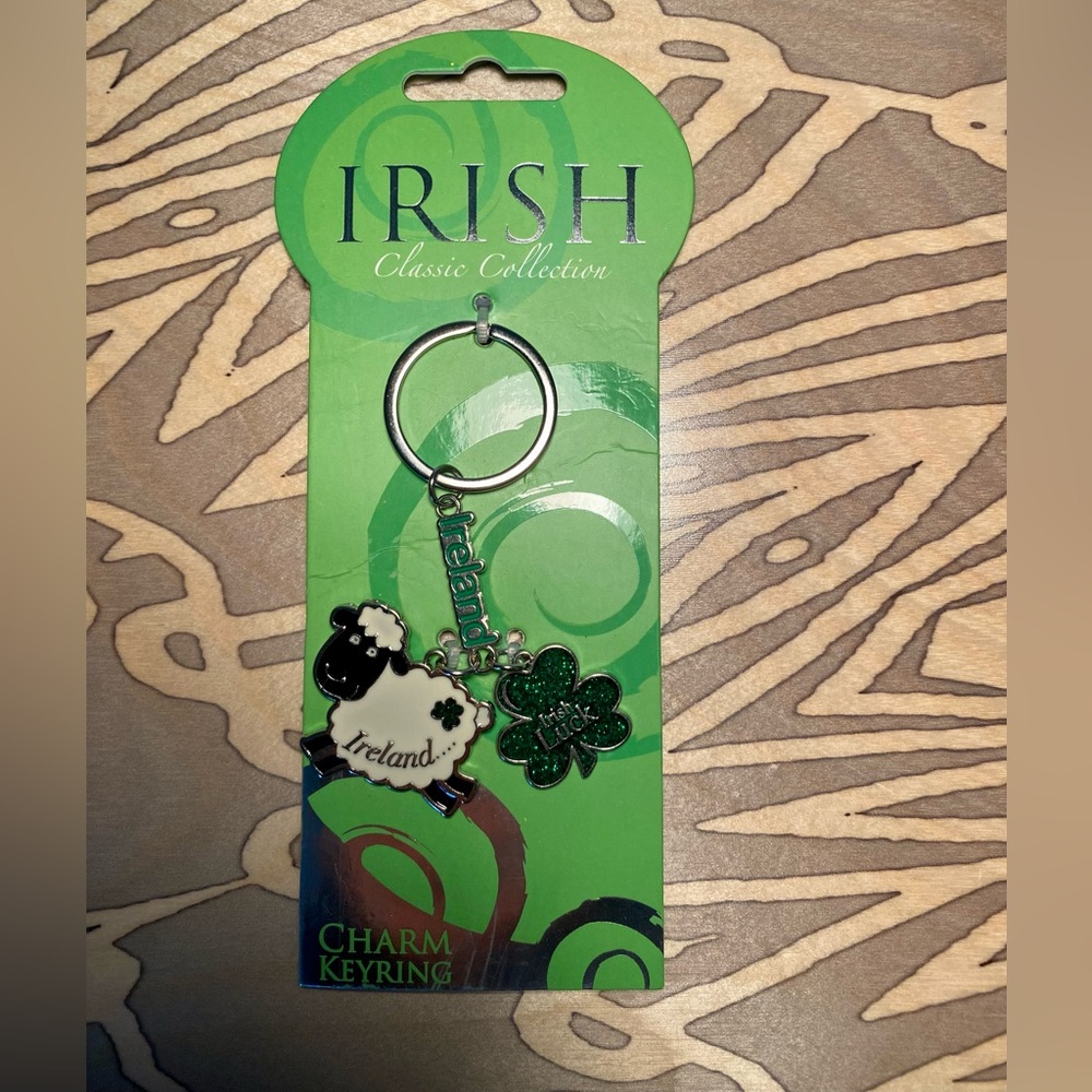 Ireland Keychain - brand new